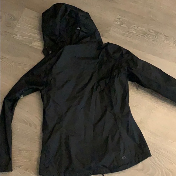 rain coat, never been worn - Picture 3 of 3